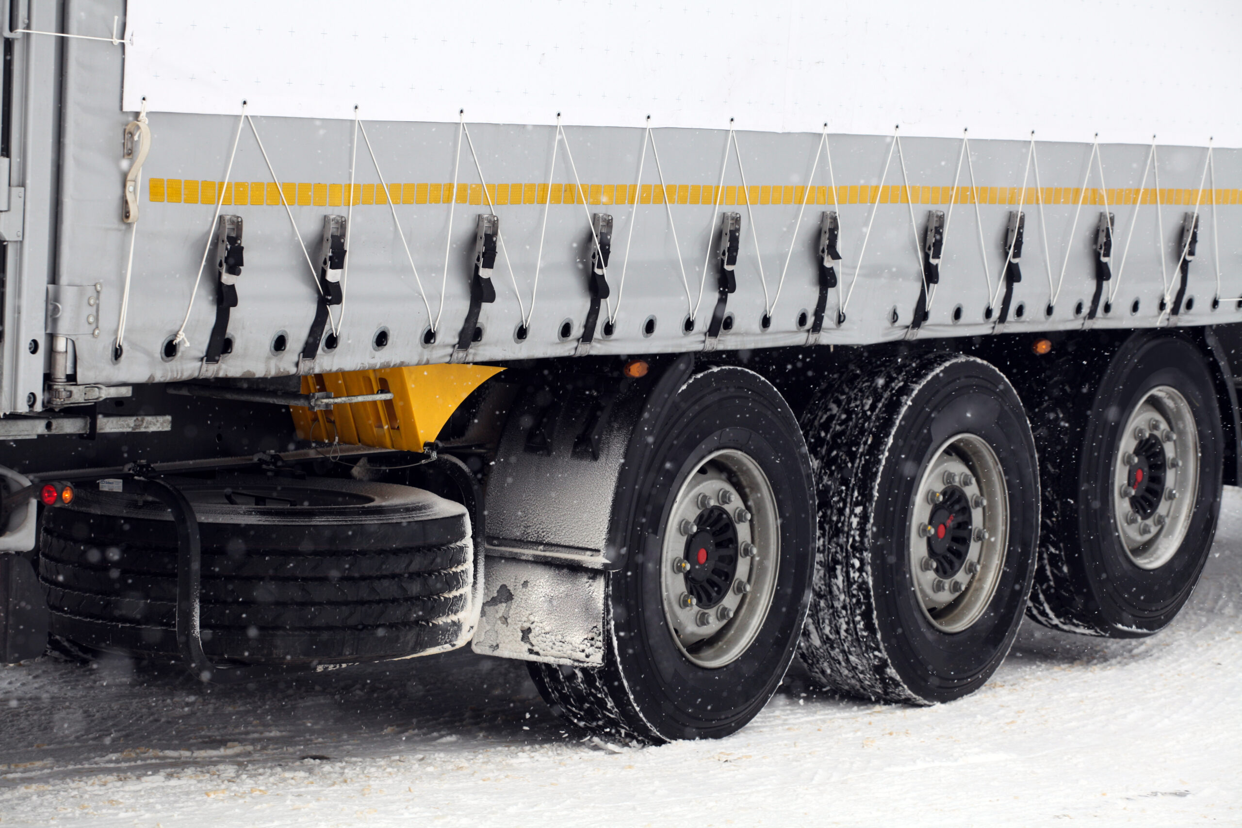 semi-trailer truck tires